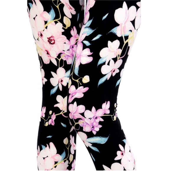 Super Soft Pretty in Pink Floral Leggings - Picture 4 of 4